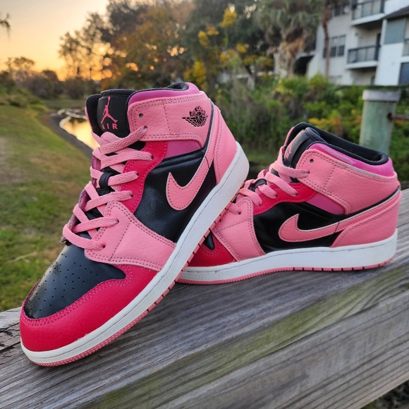 Nike Air Jordan 1 Mid GS Girls Leather Sneakers Pink Black Size Youth 7/Womens 8 - Picture 9 of 15